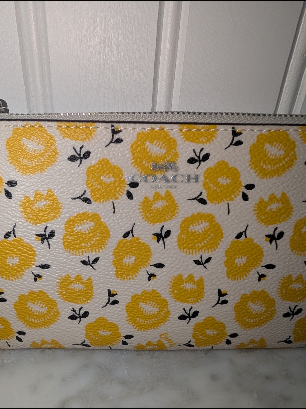 Coach Corner Zip Yellow and White Floral Wristlet - Picture 3 of 6